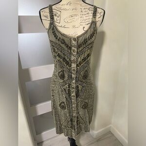 Magic Green Midi Dress with Buttoned Style and Spaghetti Straps